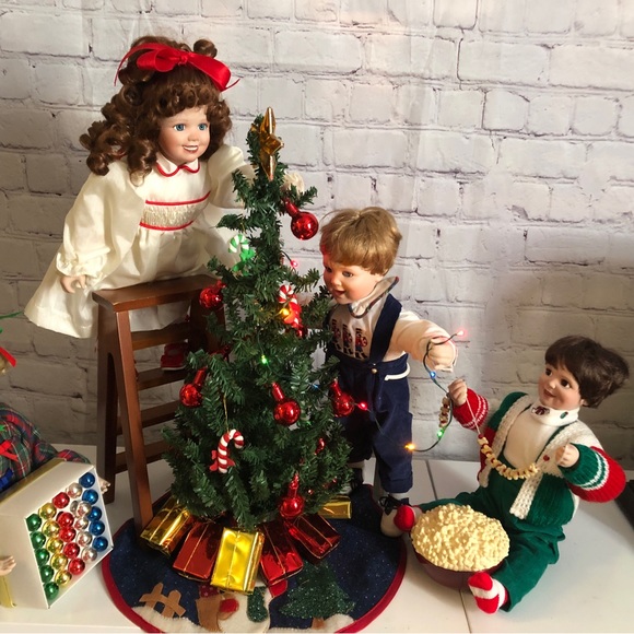 Ashton Drake Christmas collection. - Picture 3 of 3